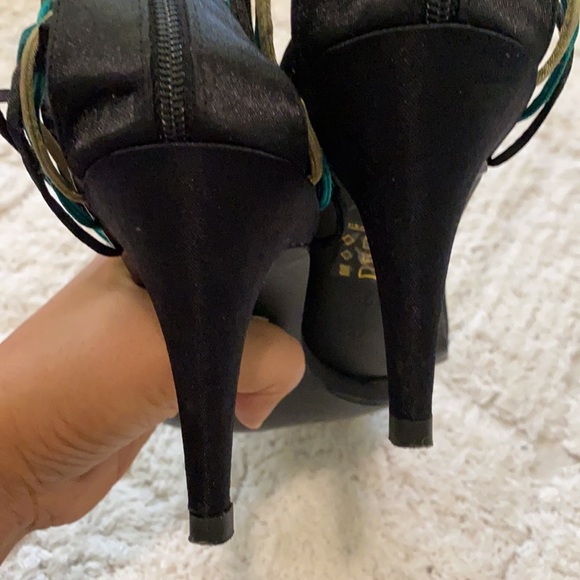 NOSE Strapy satin black green ash gold heel - Picture 6 of 7